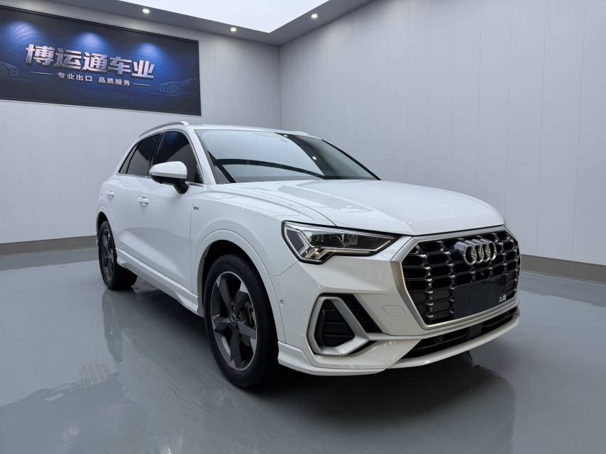 Audi Q3 2022 car image 