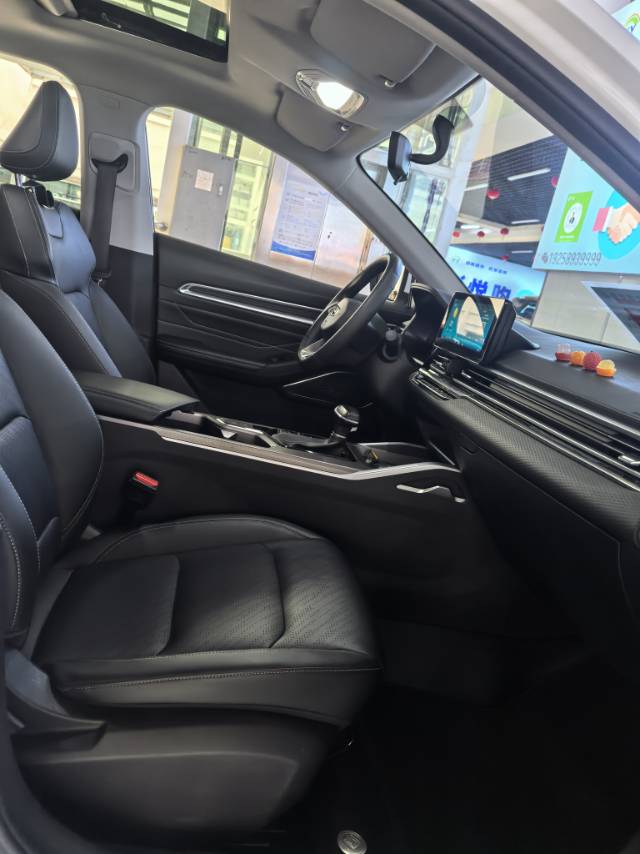 GEELY Emgrand 2022 #3 GEELY Emgrand 2022 car image #3