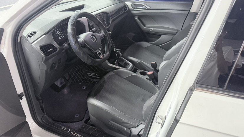 Volkswagen T-Cross 2019 #5 Volkswagen T-Cross 2019 car image #5