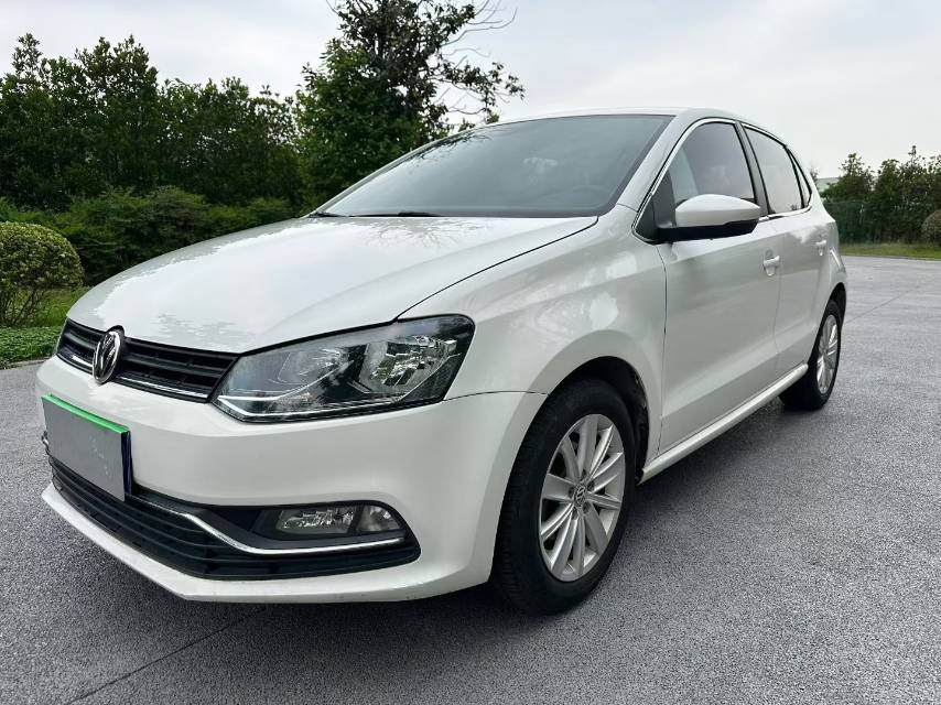 Volkswagen Polo 2014 Volkswagen Polo 2014 car image