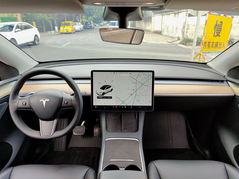 Tesla Model Y 2021 #5 Tesla Model Y 2021 car image #5