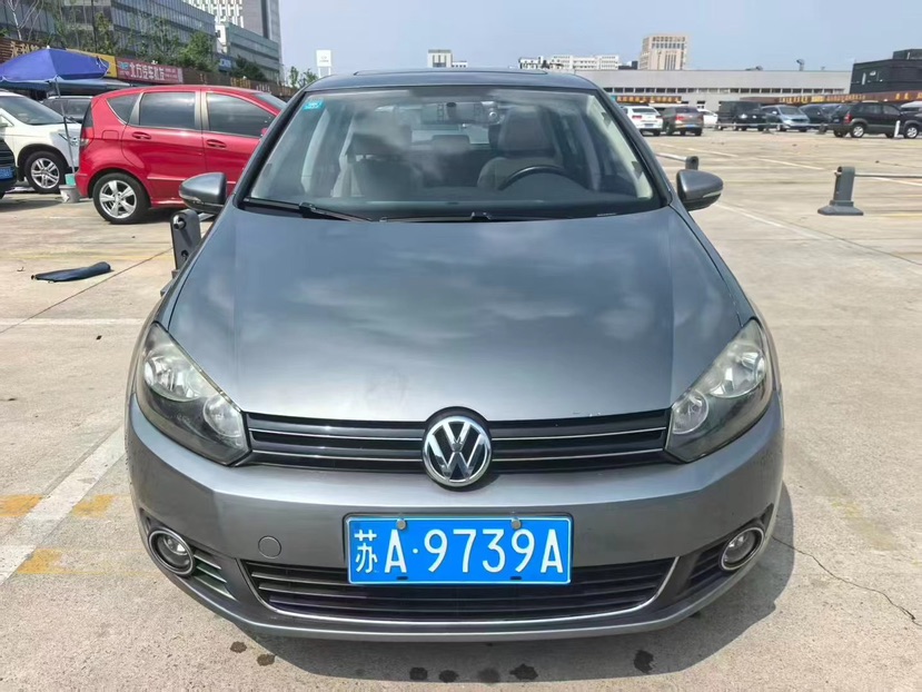 Volkswagen Golf 2011 car image #2