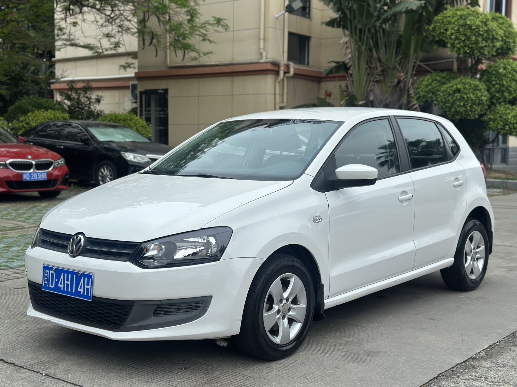 Volkswagen Polo 2014 Volkswagen Polo 2014 car image