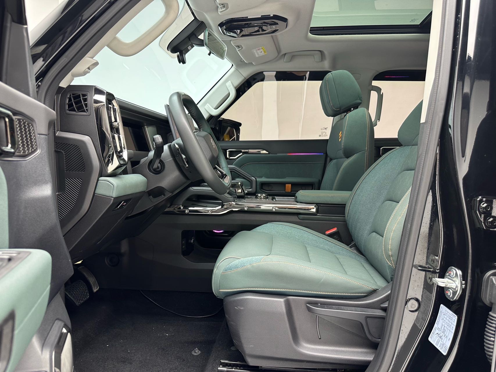 Jetour Traveller 2024 car image #3