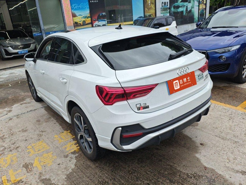 Audi Q3 2021 car image #4