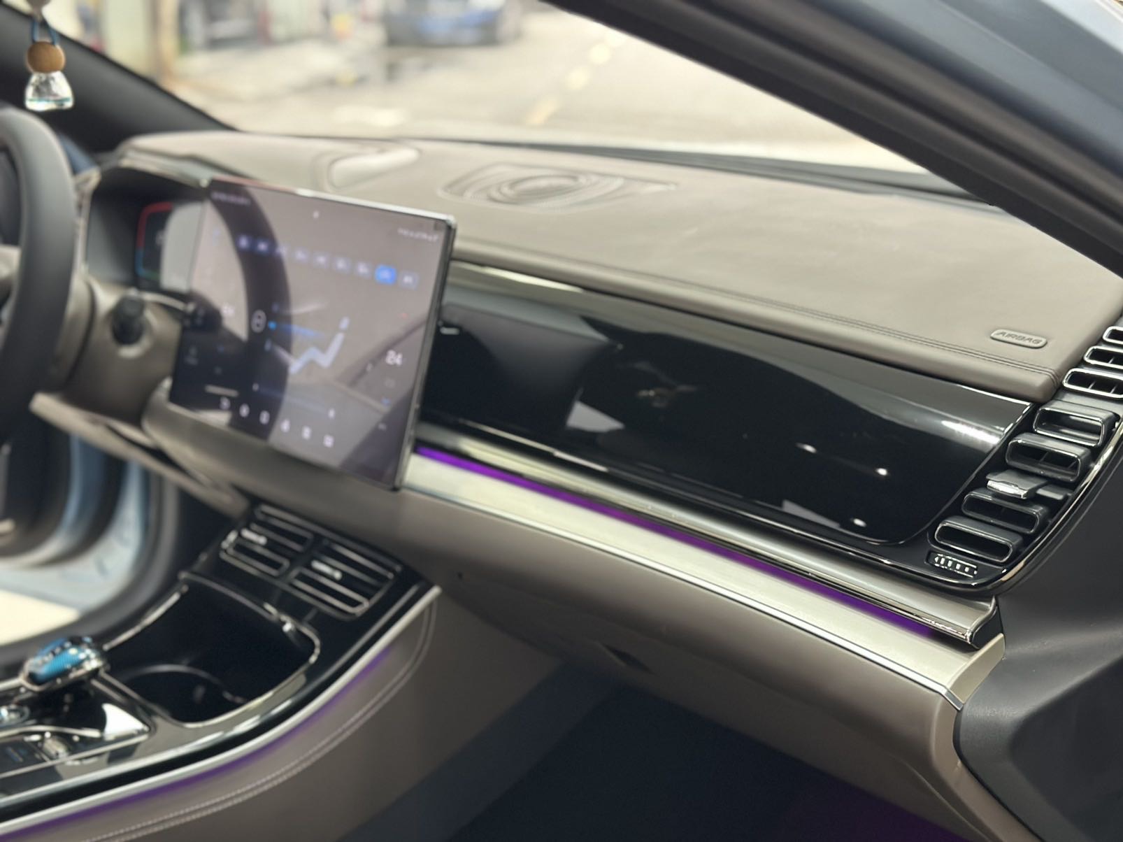 BYD Han 2023 immagine di auto #16