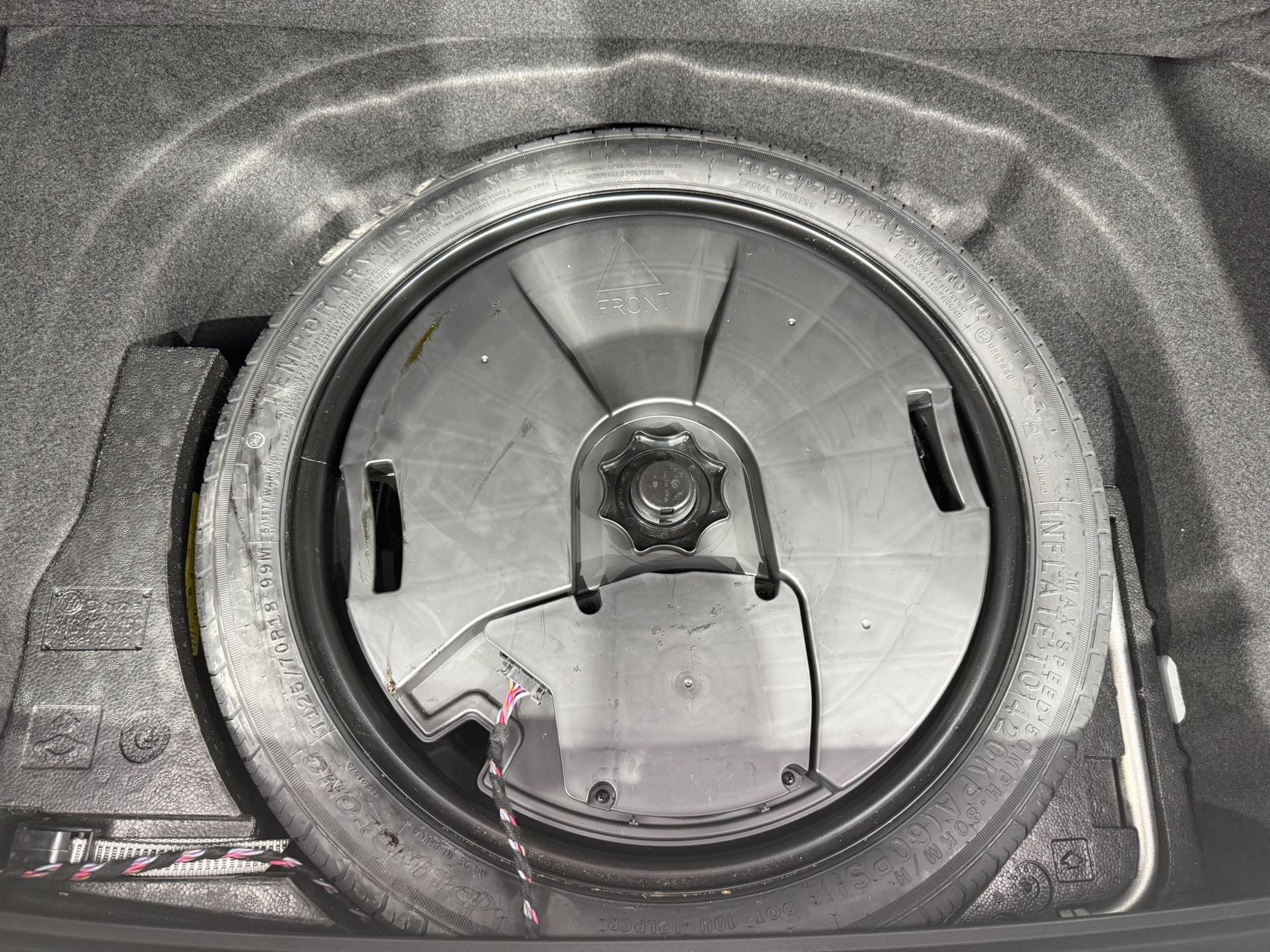 Volkswagen Golf 2024 car image #8