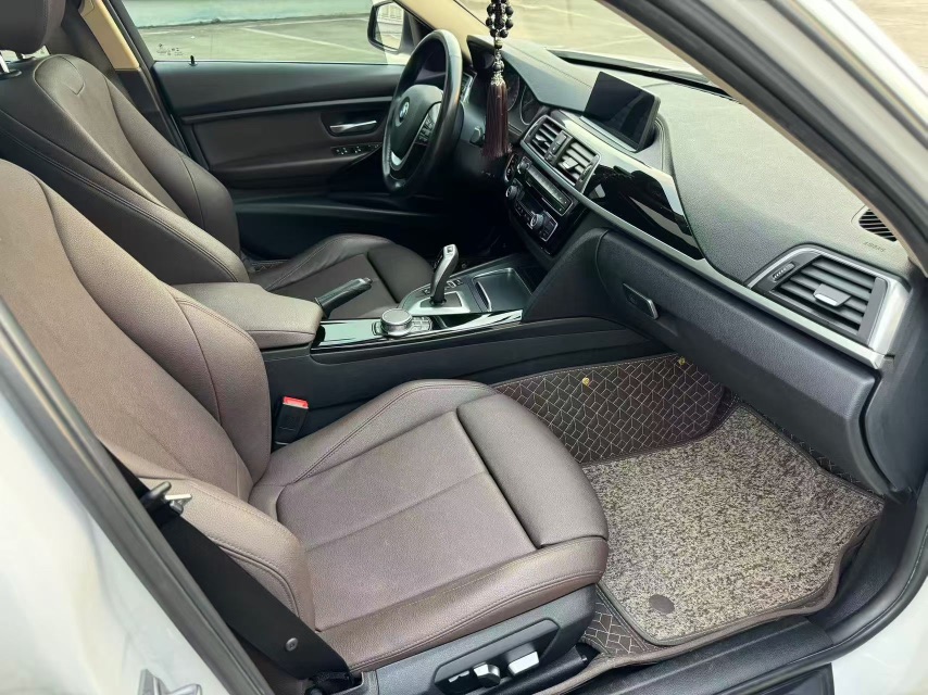 BMW 3 Series 2019 car image #5