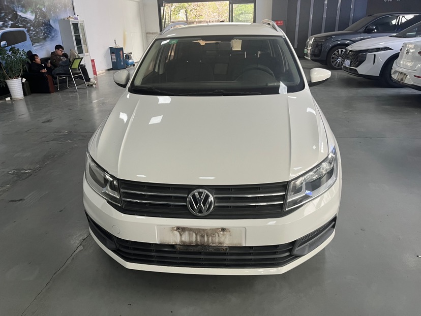 Volkswagen Santana 2017 car image #2