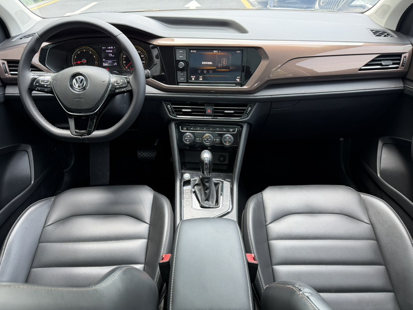 Volkswagen Tharu 2018 car image #25