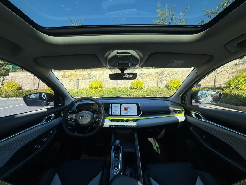 GEELY Coolray 2022 immagine di auto #6