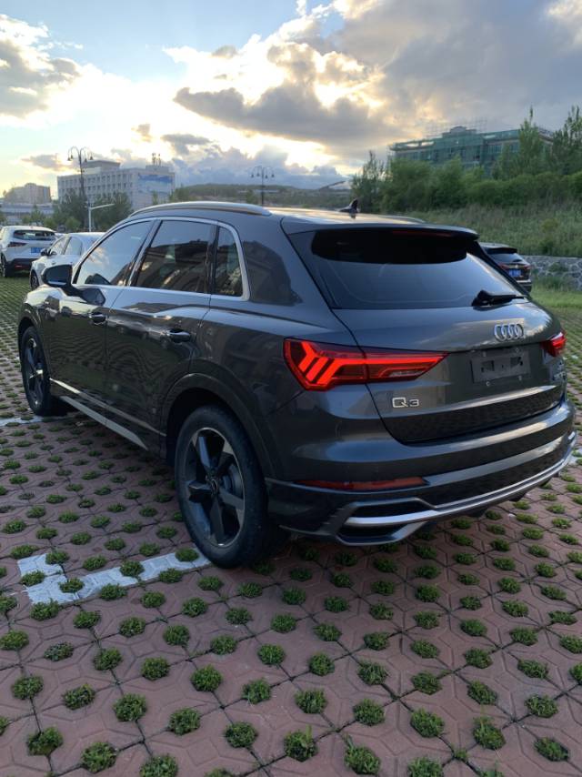 Audi Q3 2022 #4 Audi Q3 2022 car image #4