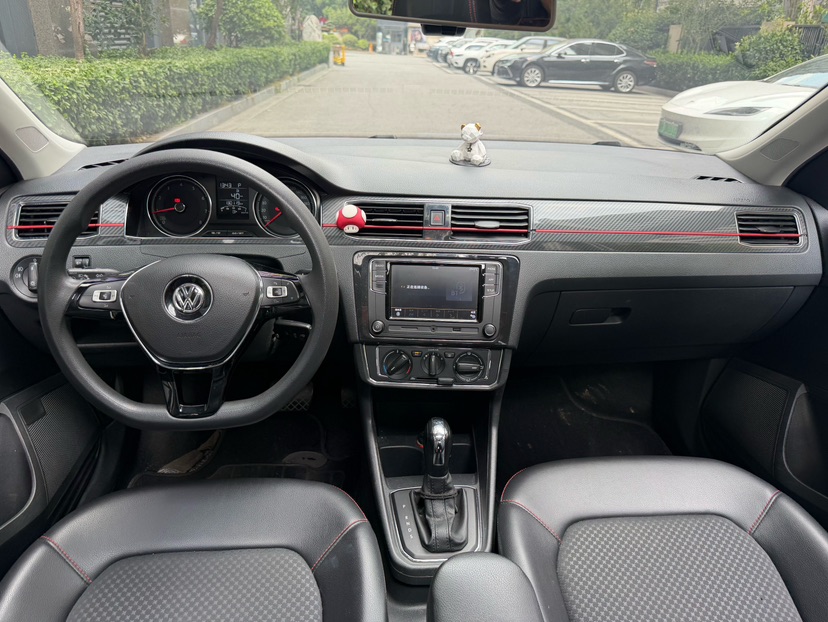Volkswagen Santana 2017 car image #5