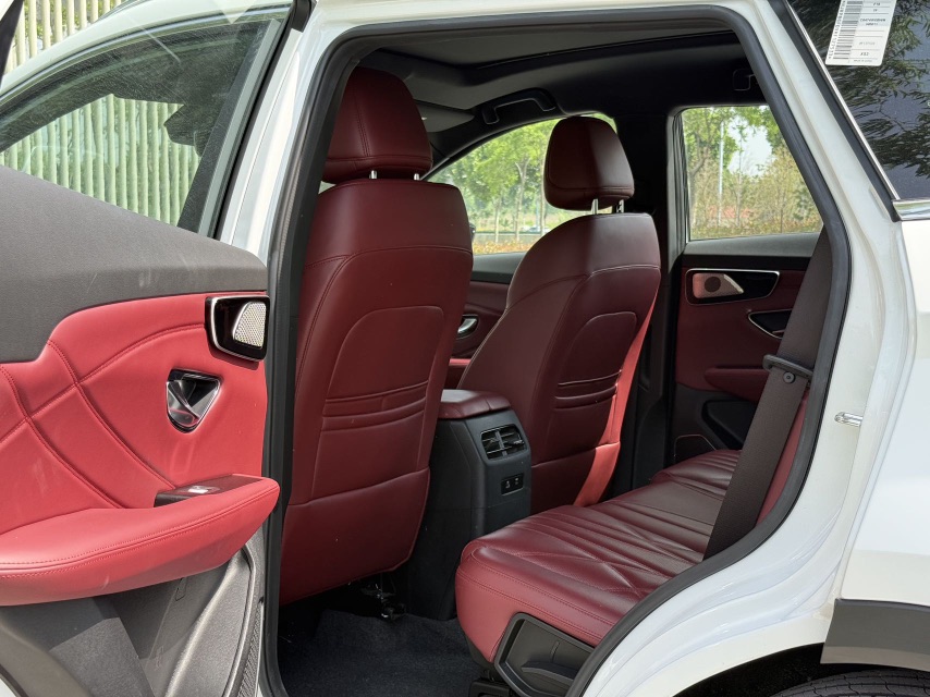 Jetour X70 PLUS 2024 car image #10