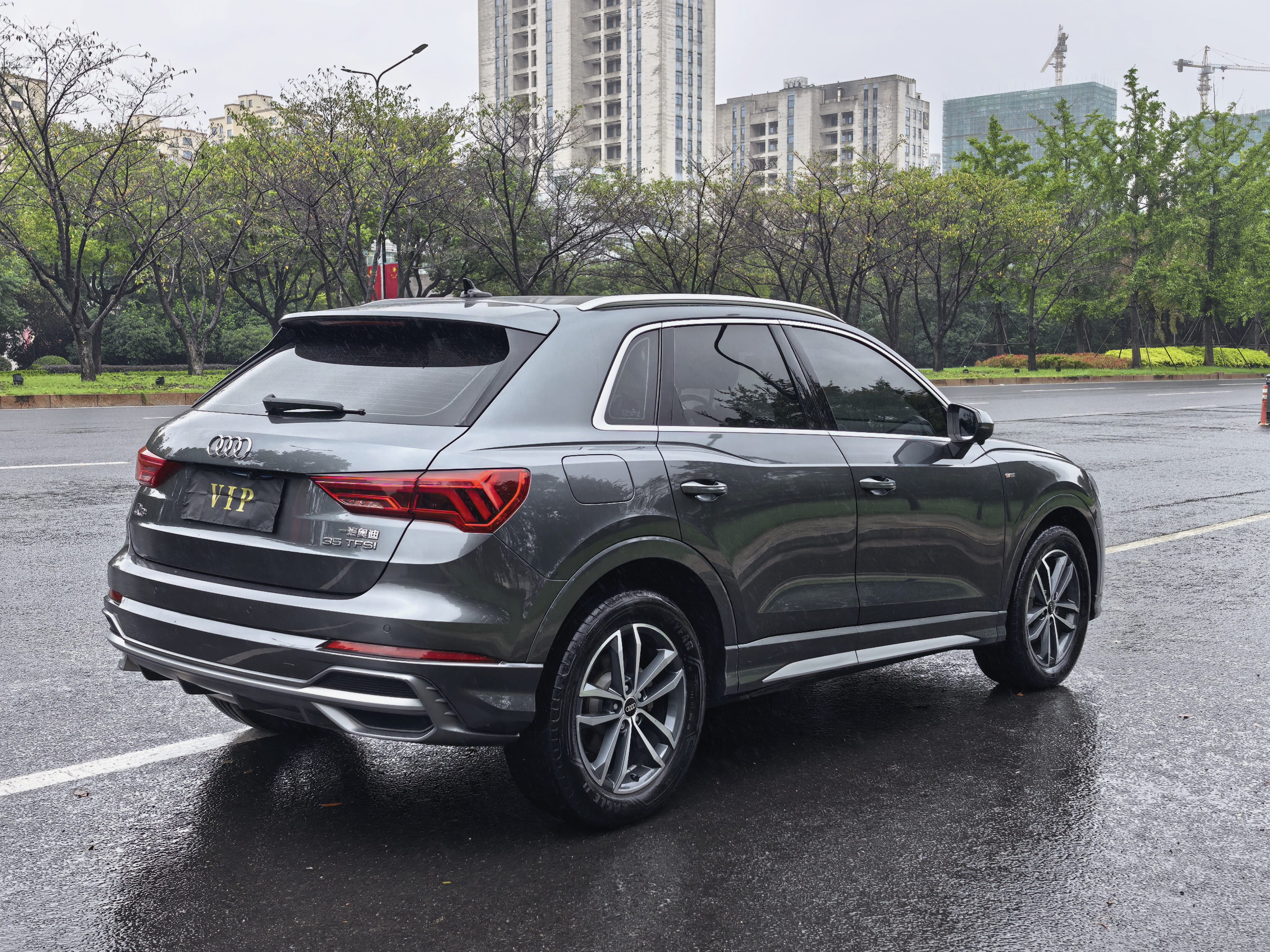 Audi Q3 2022 car image #7