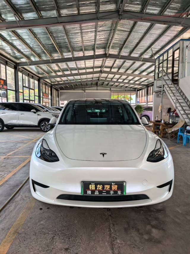 Tesla Model Y 2024 #2 Tesla Model Y 2024 car image #2