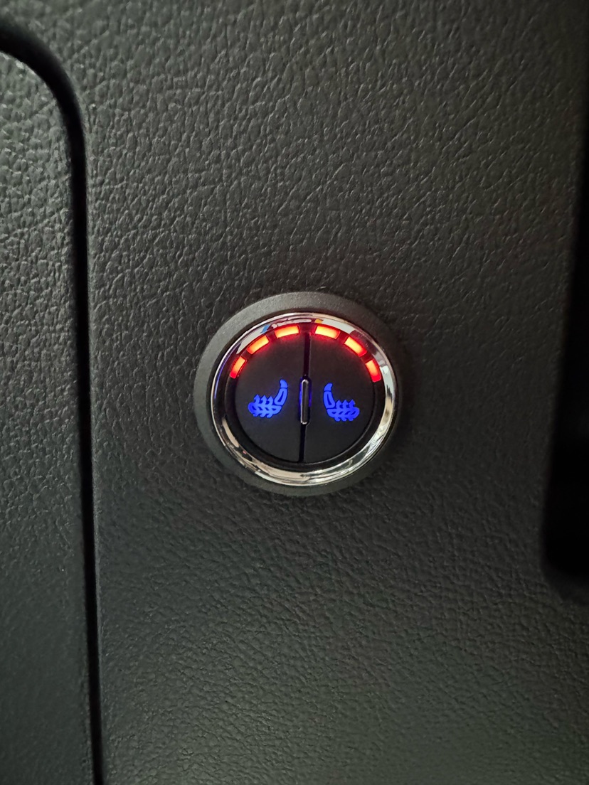 GEELY Vision X6 2023 car image #16