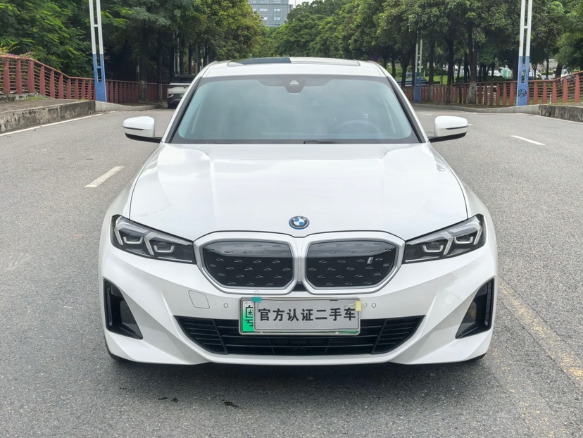 BMW i3 2023 car image #2