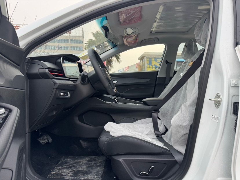 GEELY Binray 2026 #4 GEELY Binray 2026 immagine di auto #4