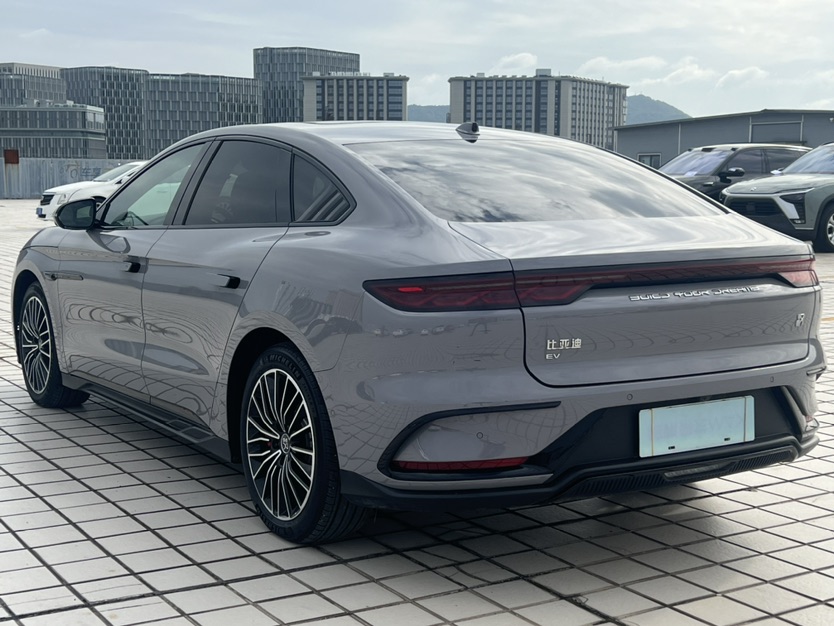 BYD Han 2025 immagine di auto #4