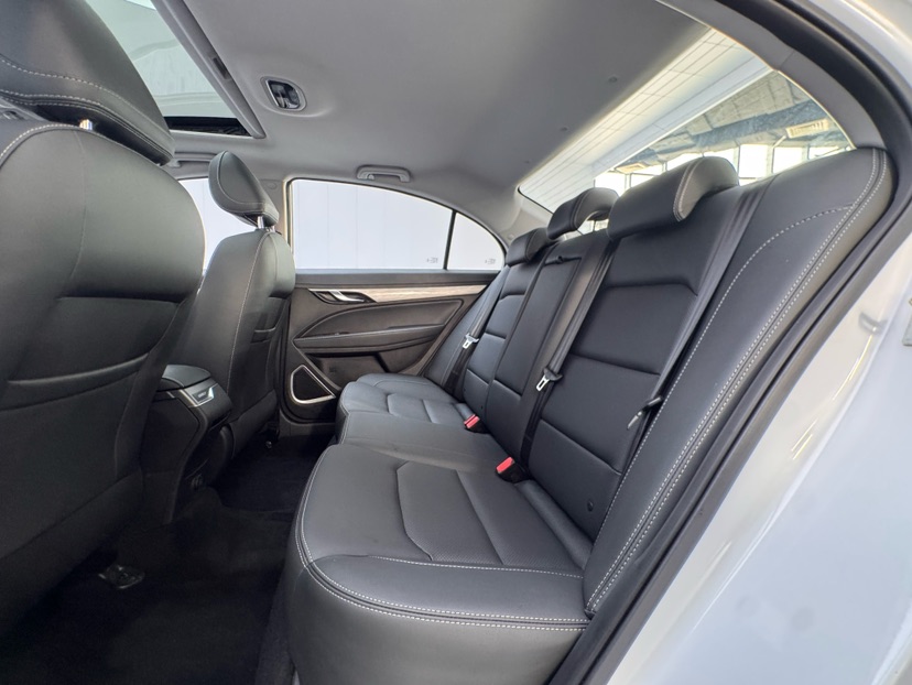 GEELY Emgrand 2019 car image #7