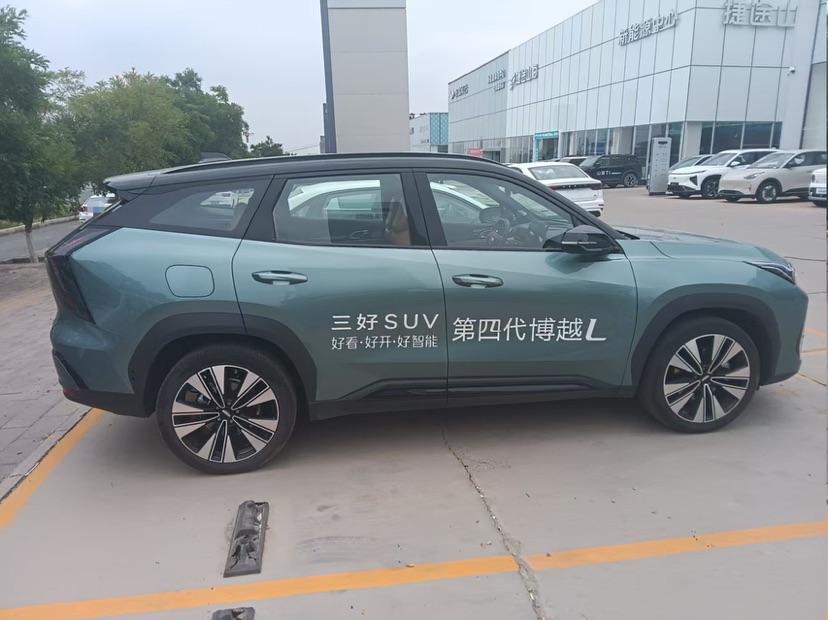GEELY Boyue L 2025 car image #6