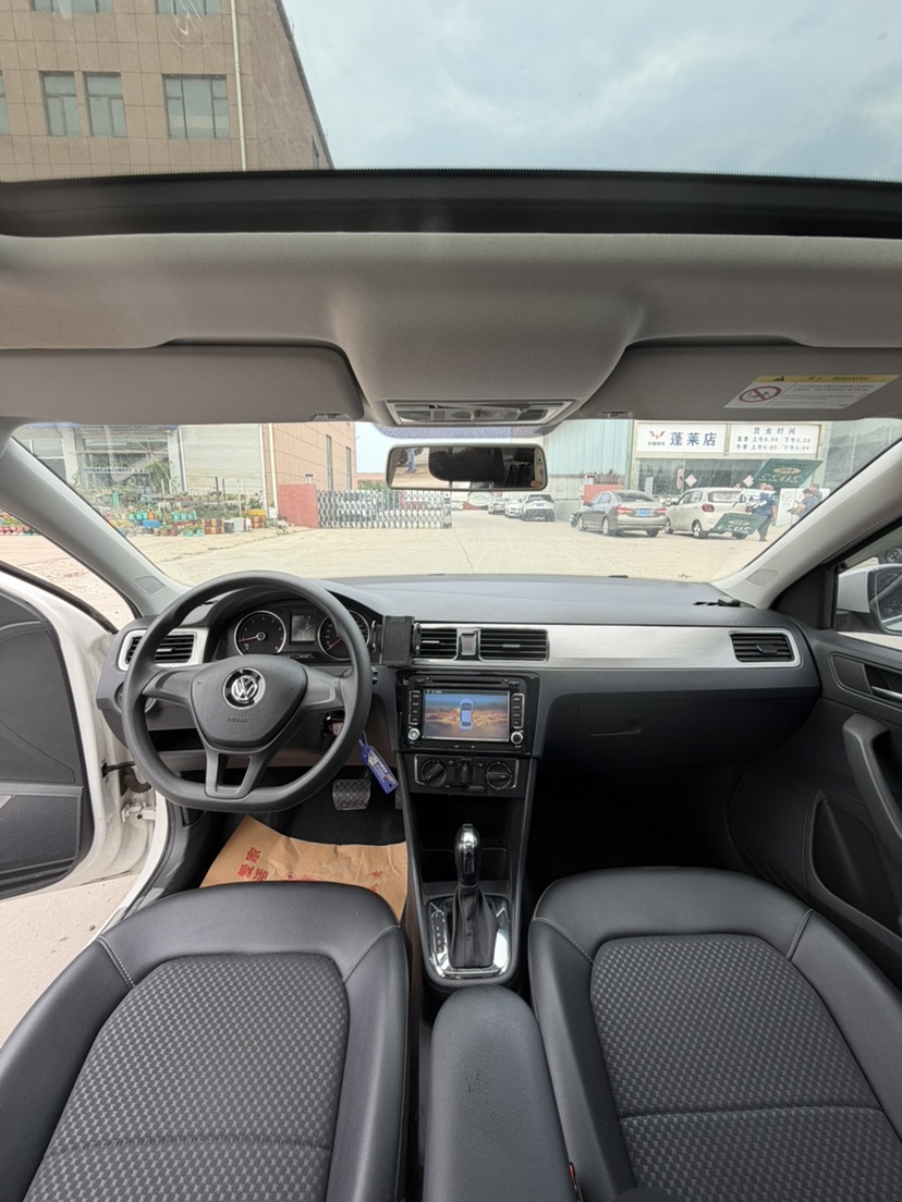 Volkswagen Santana 2016 car image #8