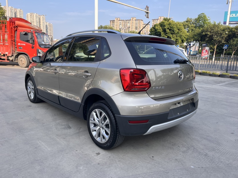 Volkswagen Polo 2016 car image #7