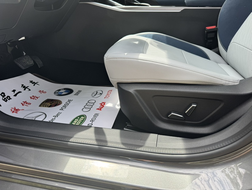GEELY Emgrand 2021 car image #9