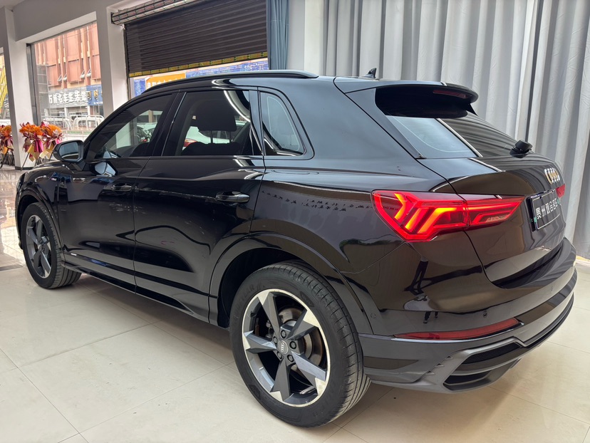 Audi Q3 2021 car image #7