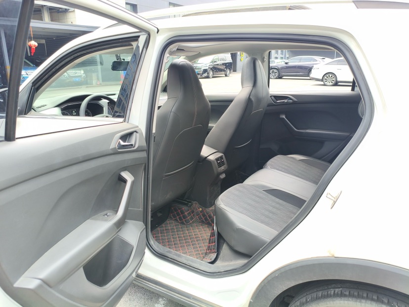 Volkswagen T-Cross 2021 car image #8