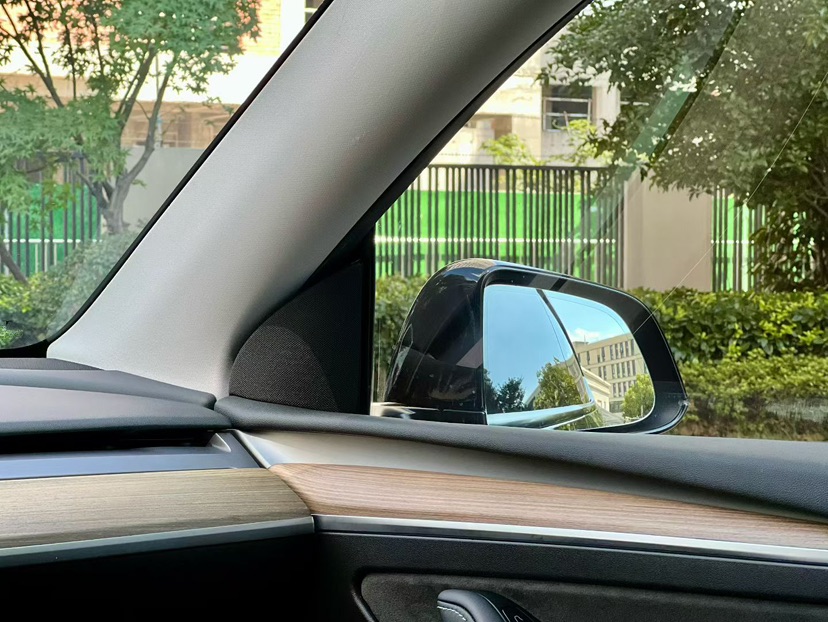 Tesla Model Y 2023 #9 Tesla Model Y 2023 car image #9