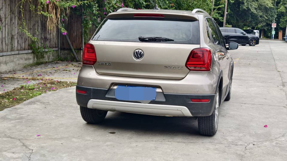 Volkswagen Polo 2015 #4 Volkswagen Polo 2015 car image #4