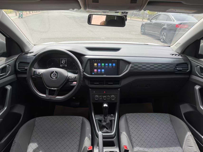 Volkswagen T-Cross 2020 car image #6