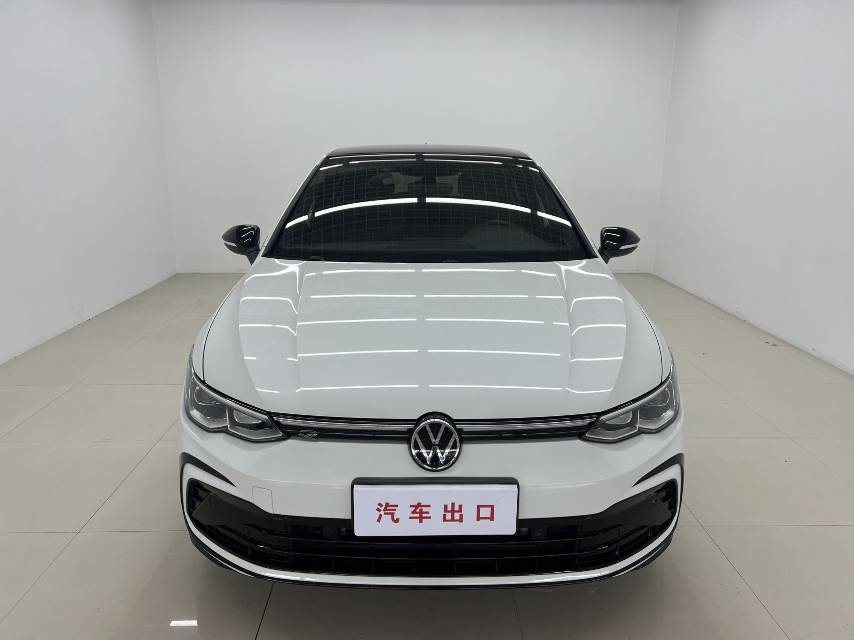 Volkswagen Golf 2023 car image #2