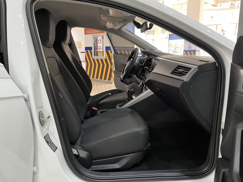 Volkswagen Polo 2023 car image #8