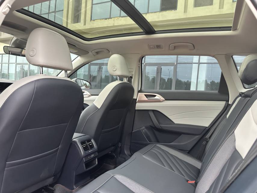 Volkswagen Tharu 2023 car image #6