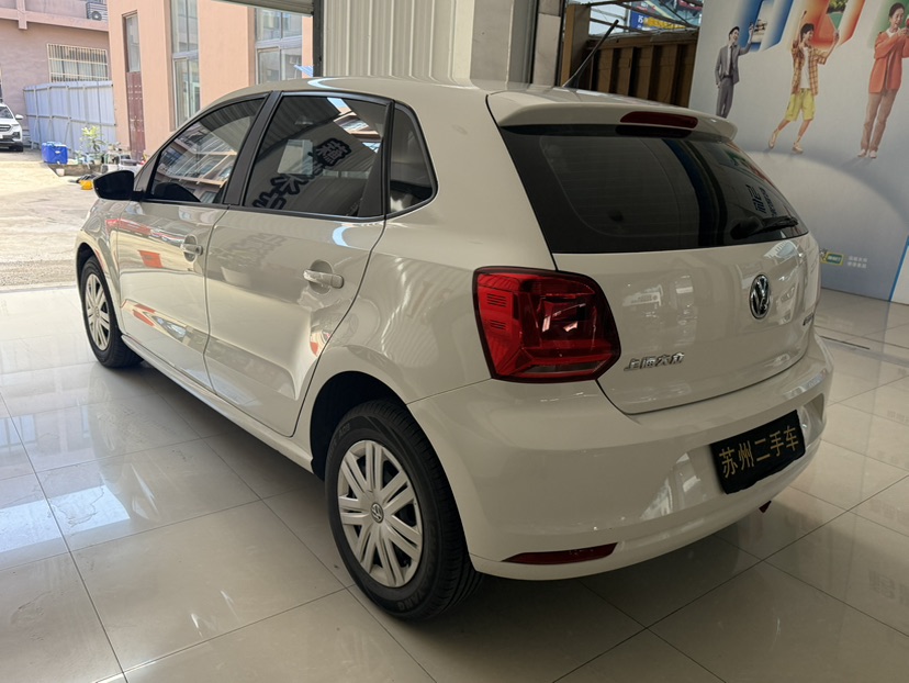 Volkswagen Polo 2016 car image #6
