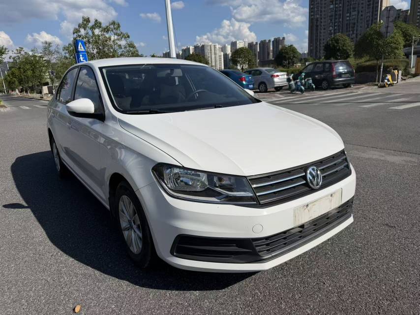 Volkswagen Santana 2016 car image #3