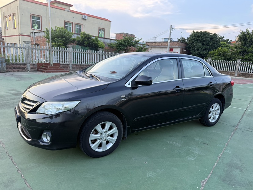 Toyota Corolla 2013 Toyota Corolla 2013 car image