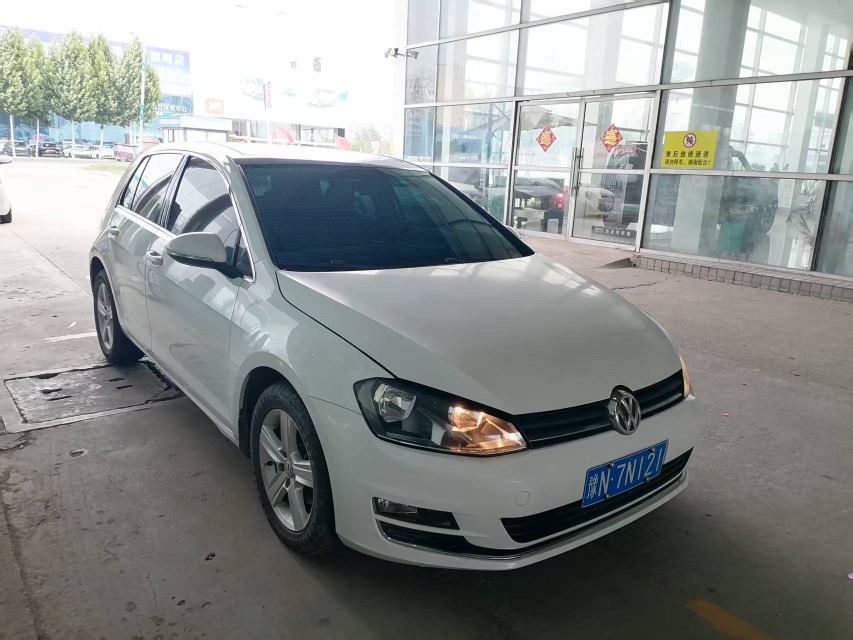Volkswagen Golf 2014 car image #2