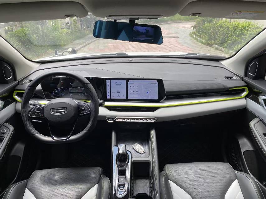 GEELY Coolray 2023 изображение автомобиля #6