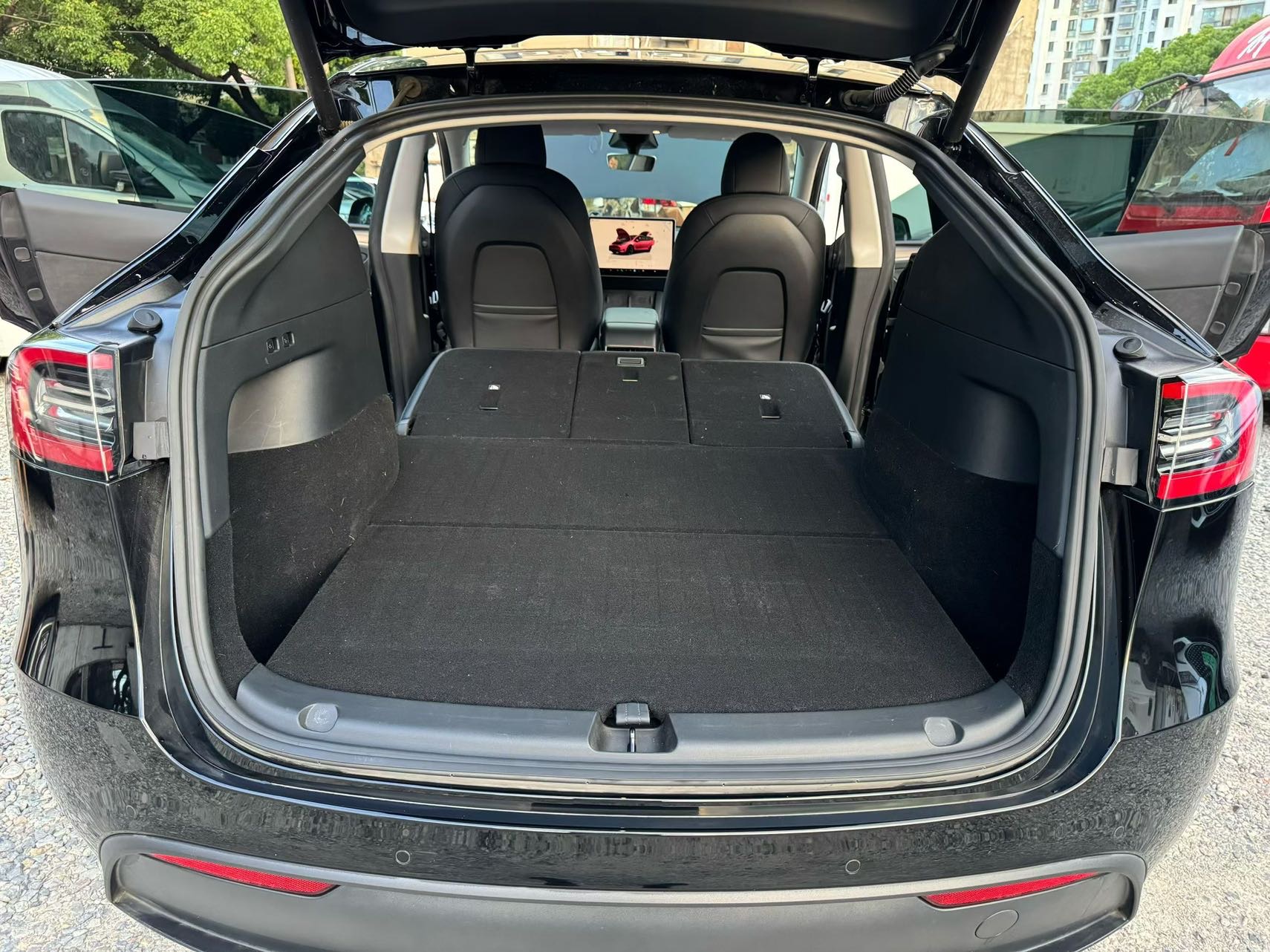 Tesla Model Y 2022 #7 Tesla Model Y 2022 car image #7
