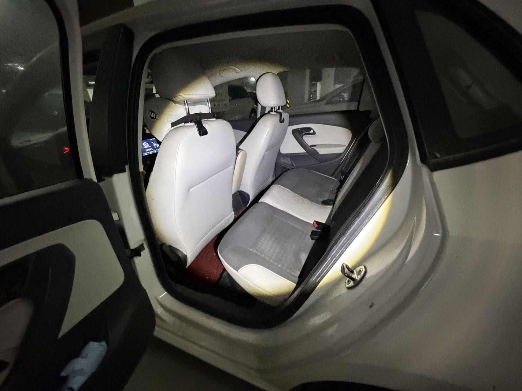 Volkswagen Polo 2015 car image #7