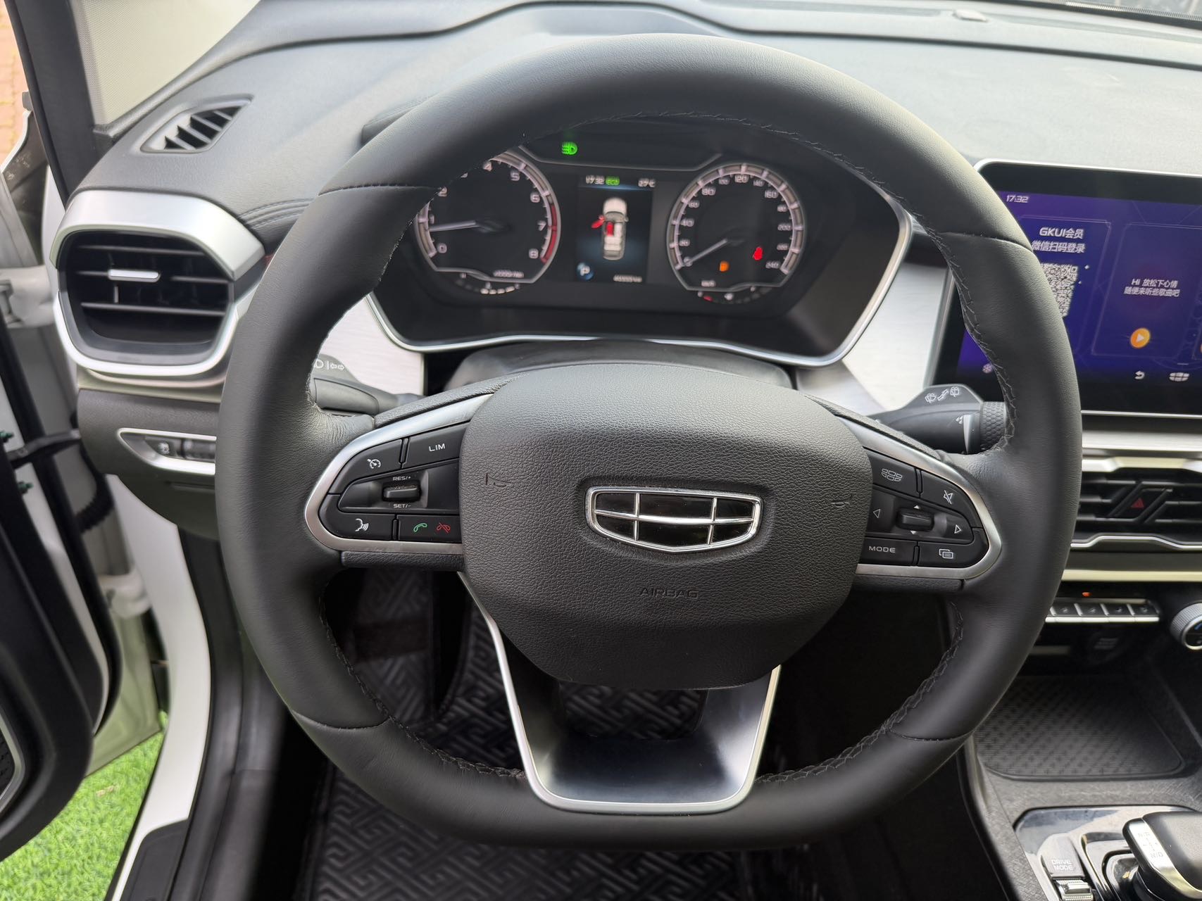 GEELY Coolray 2022 #13 GEELY Coolray 2022 car image #13