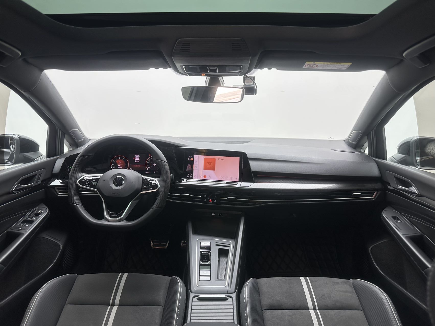 Volkswagen Golf 2022 car image #5