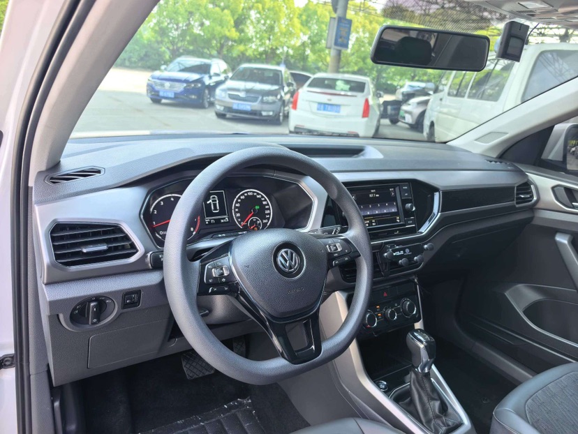 Volkswagen T-Cross 2021 #6 Volkswagen T-Cross 2021 car image #6