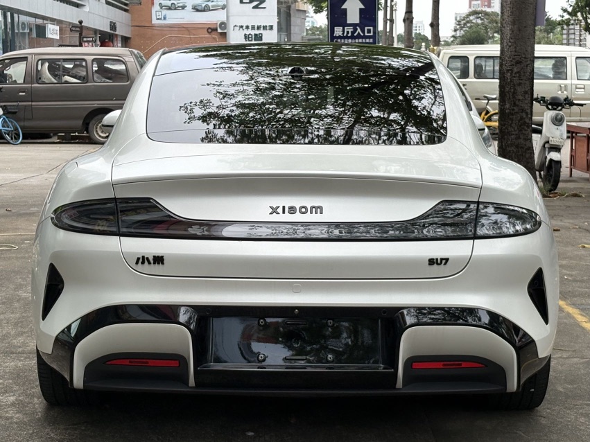 MI SU7 2024 car image #9