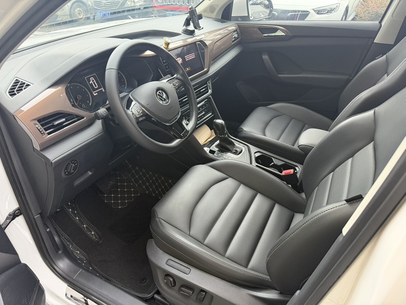 Volkswagen Tharu 2021 car image #4
