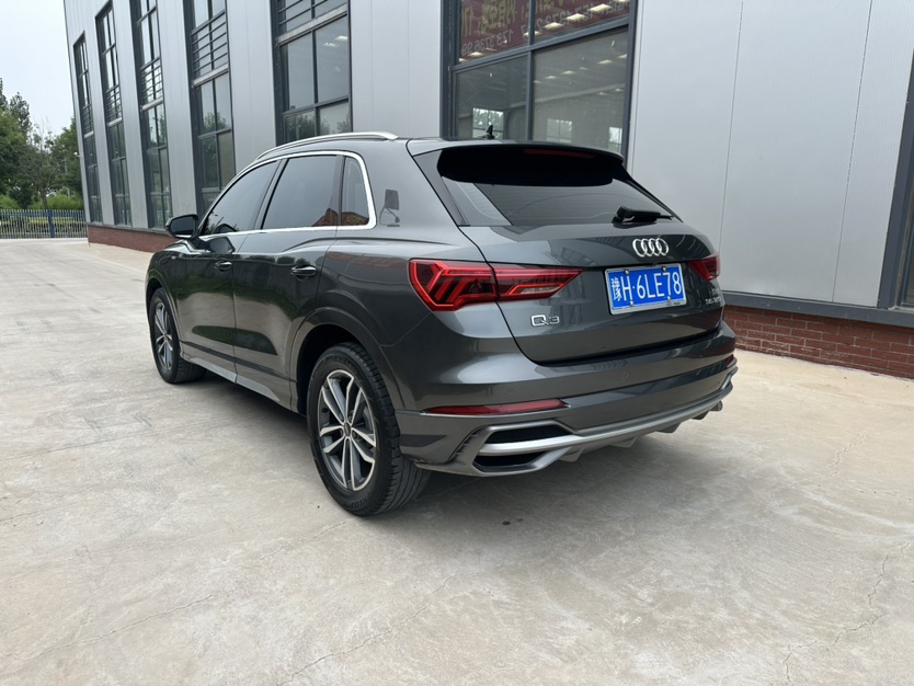 Audi Q3 2023 car image #7